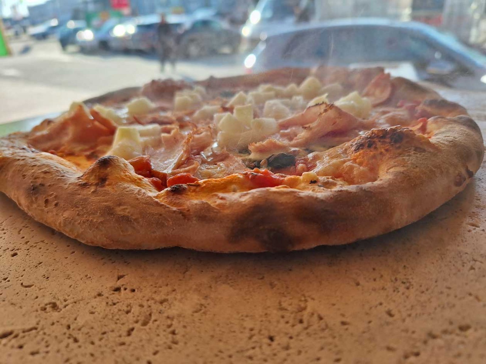 Pizzavergnügen direkt vor Ihrer Haustür: Unser Pizza-Anhänger kommt zu Ihnen